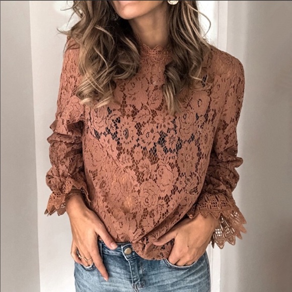 Bourbon & Lace Lantern Sleeve Top - Picture 3 of 5